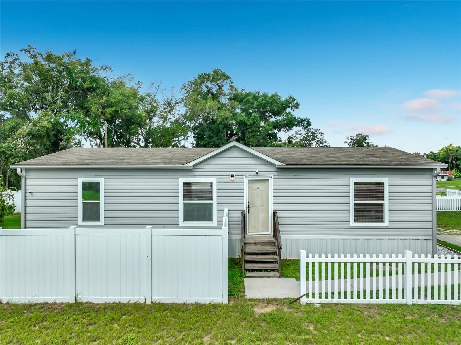 2104 OLD DIXIE HIGHWAY