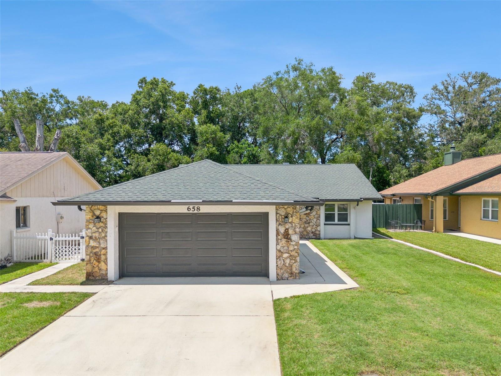 658 BONIVIEW LANE