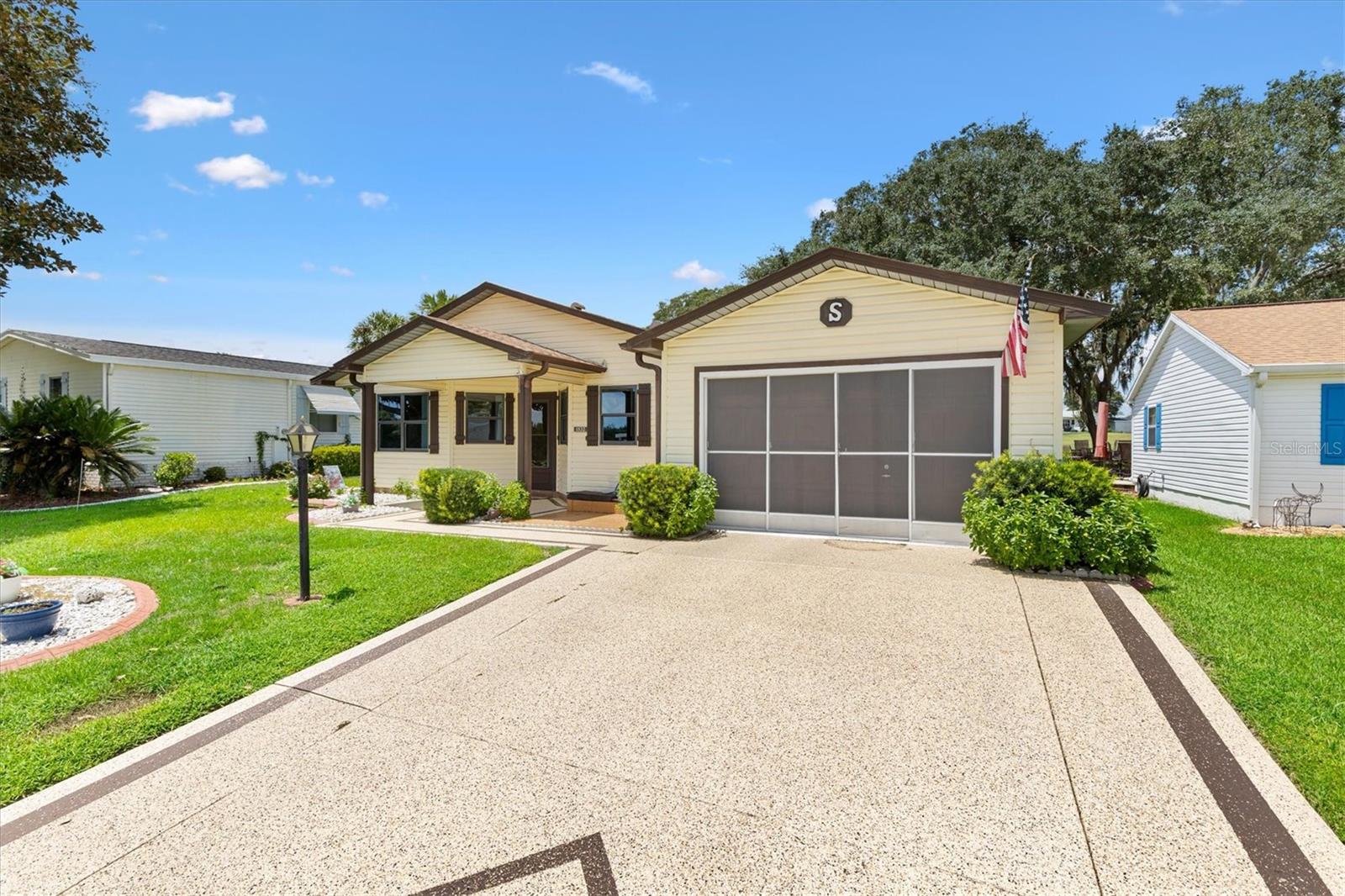 Listing photo 2 for 1532 E Schwartz Blvd
