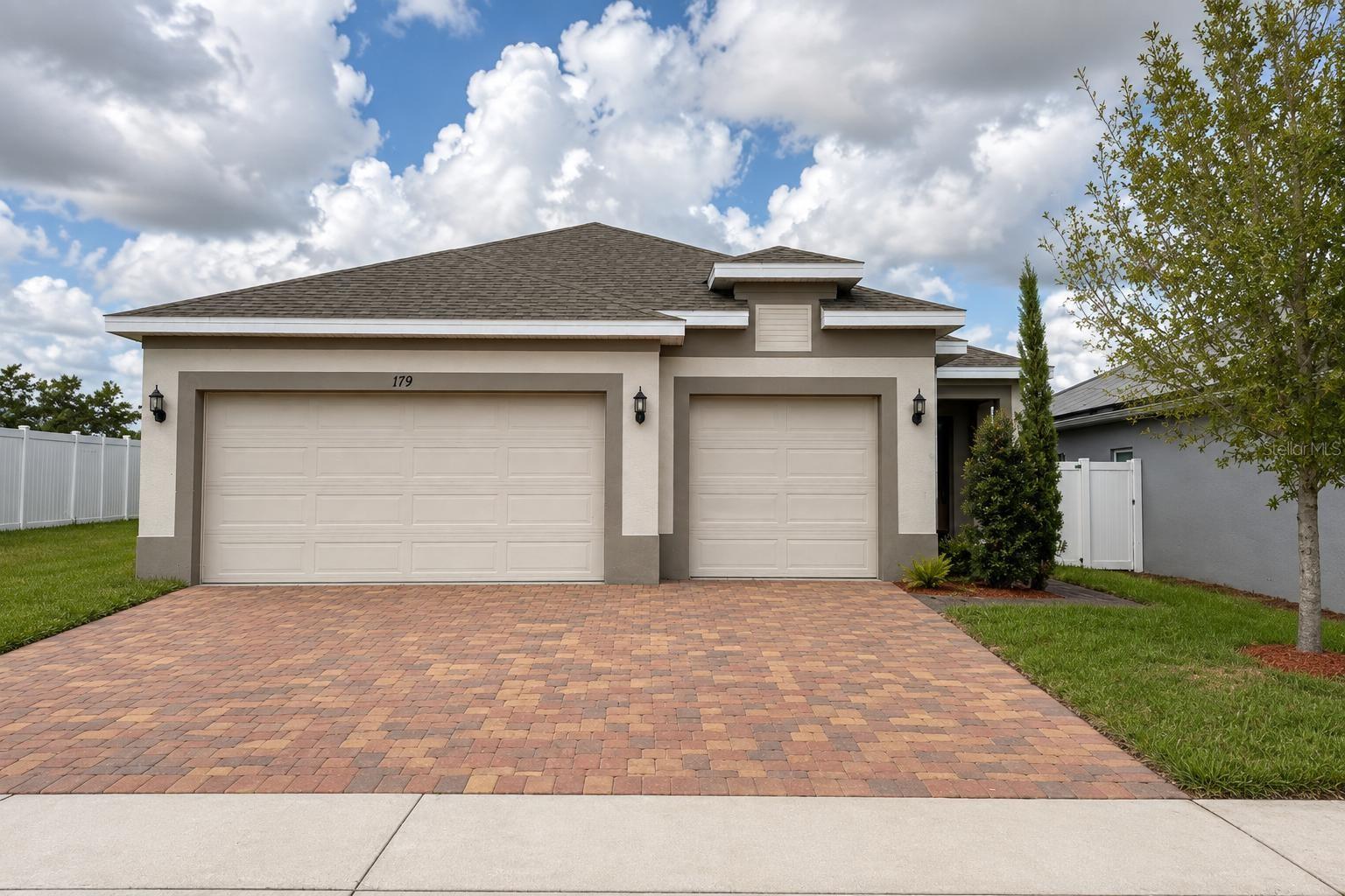 Listing photo 1 for 179 Blue Cypress Dr