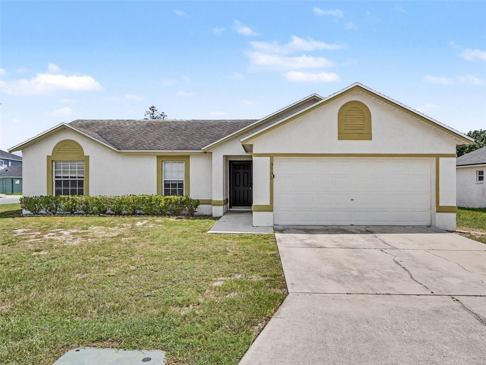 Listing photo 1 for 3735 Imperial Dr