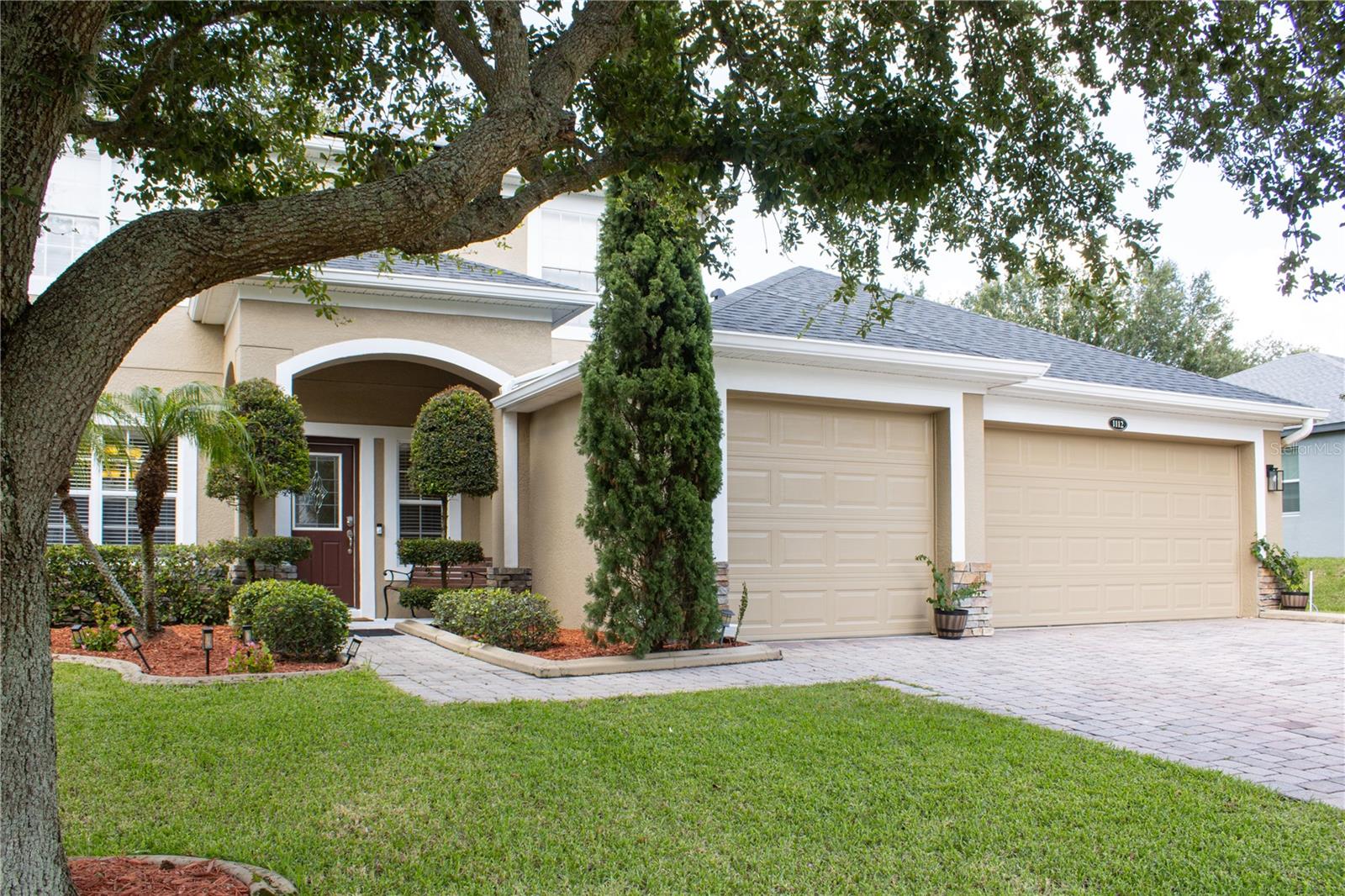 Listing photo 1 for 1112 Glenraven Ln