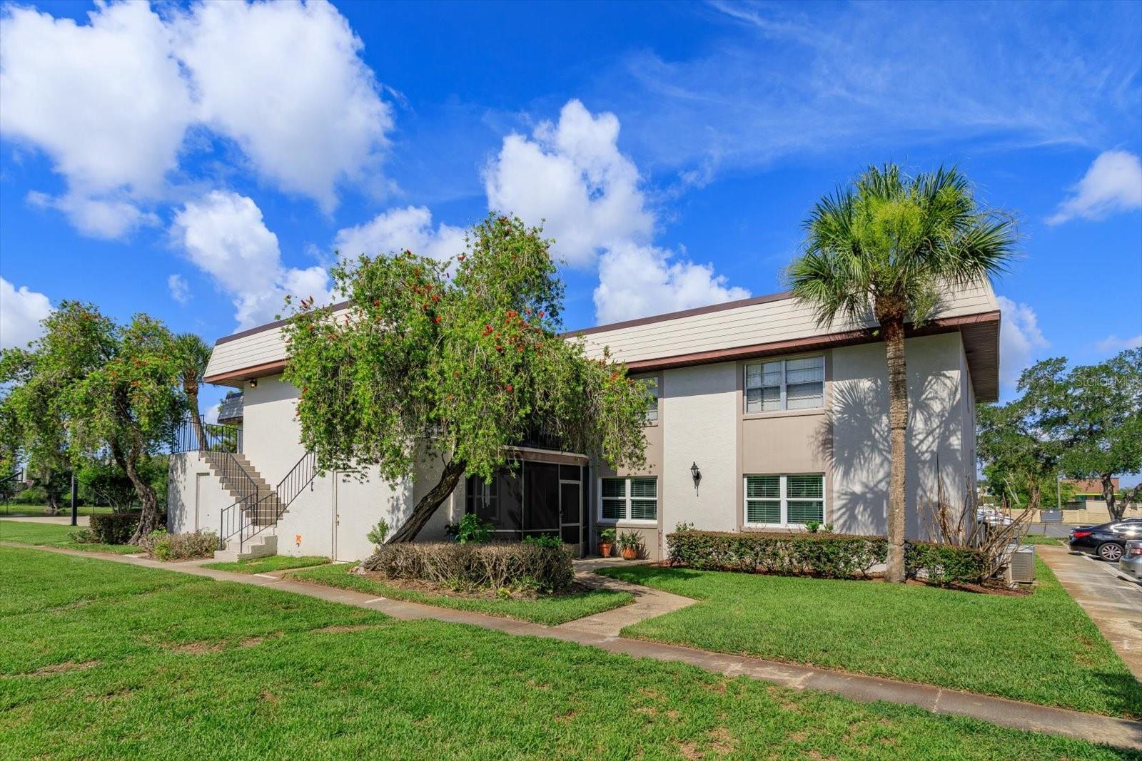 27 WINDTREE LANE Unit 102