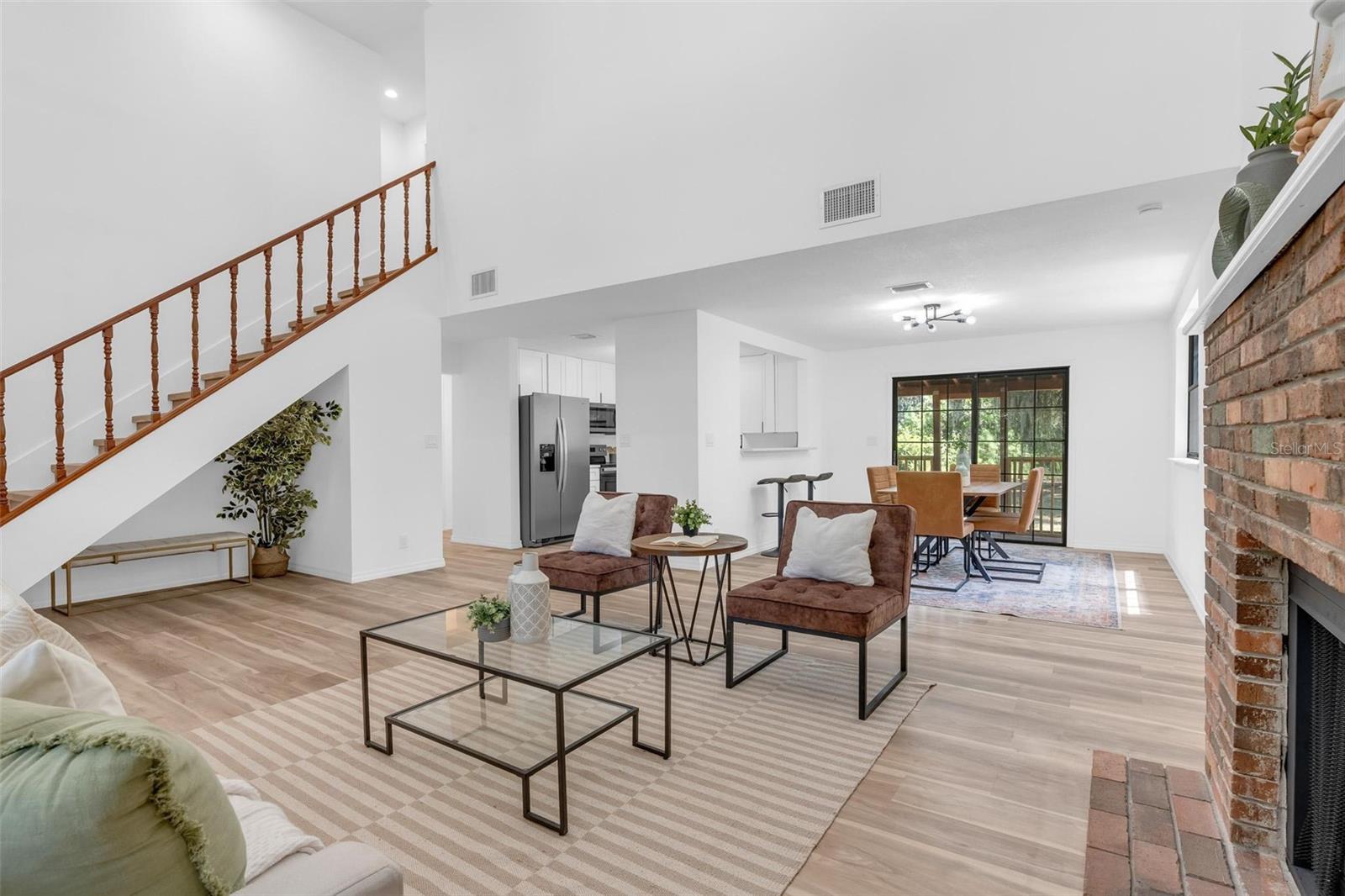 Listing photo 3 for 31018 Cove Rd