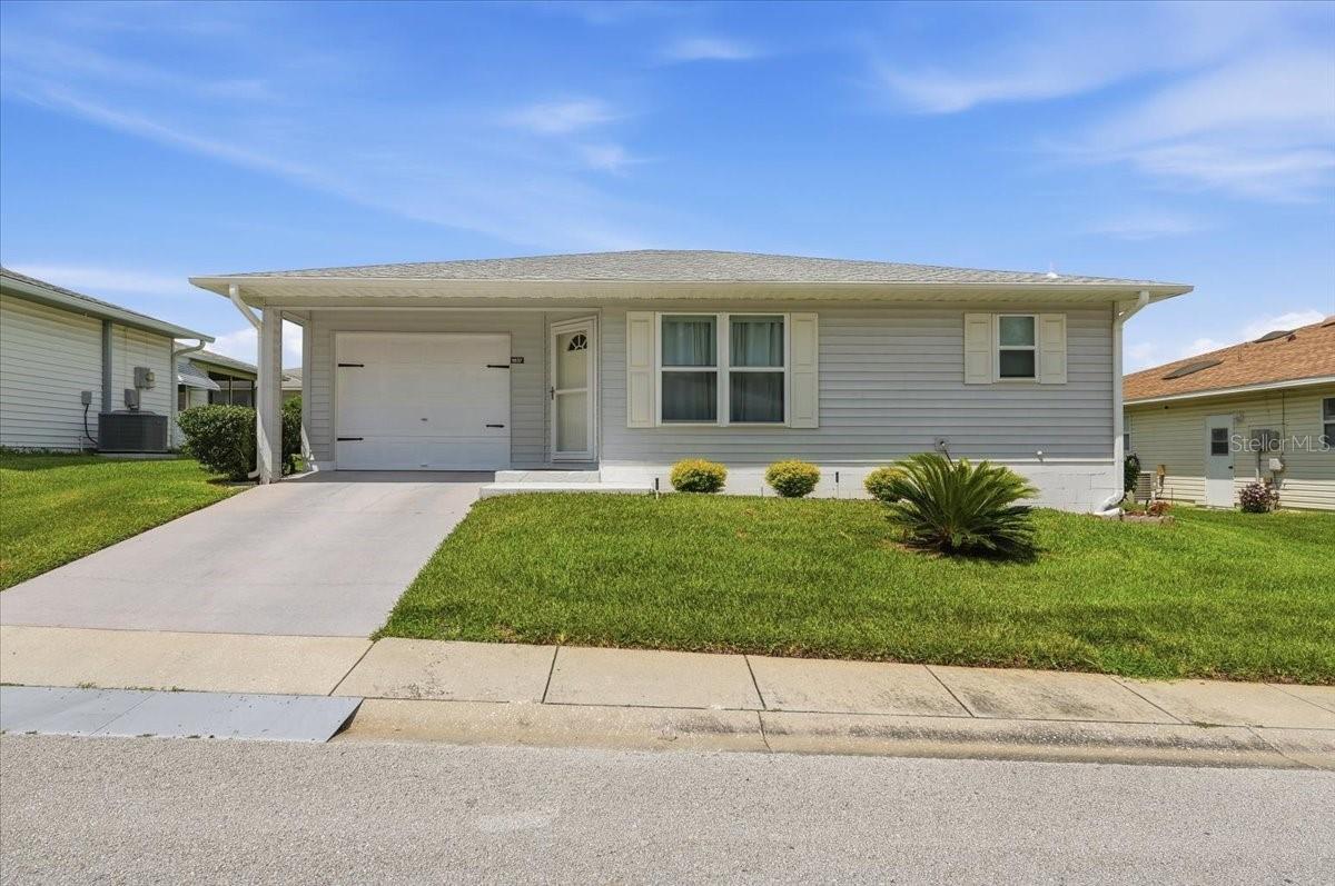 Listing photo 1 for 1837 Prairie Dunes Cir S