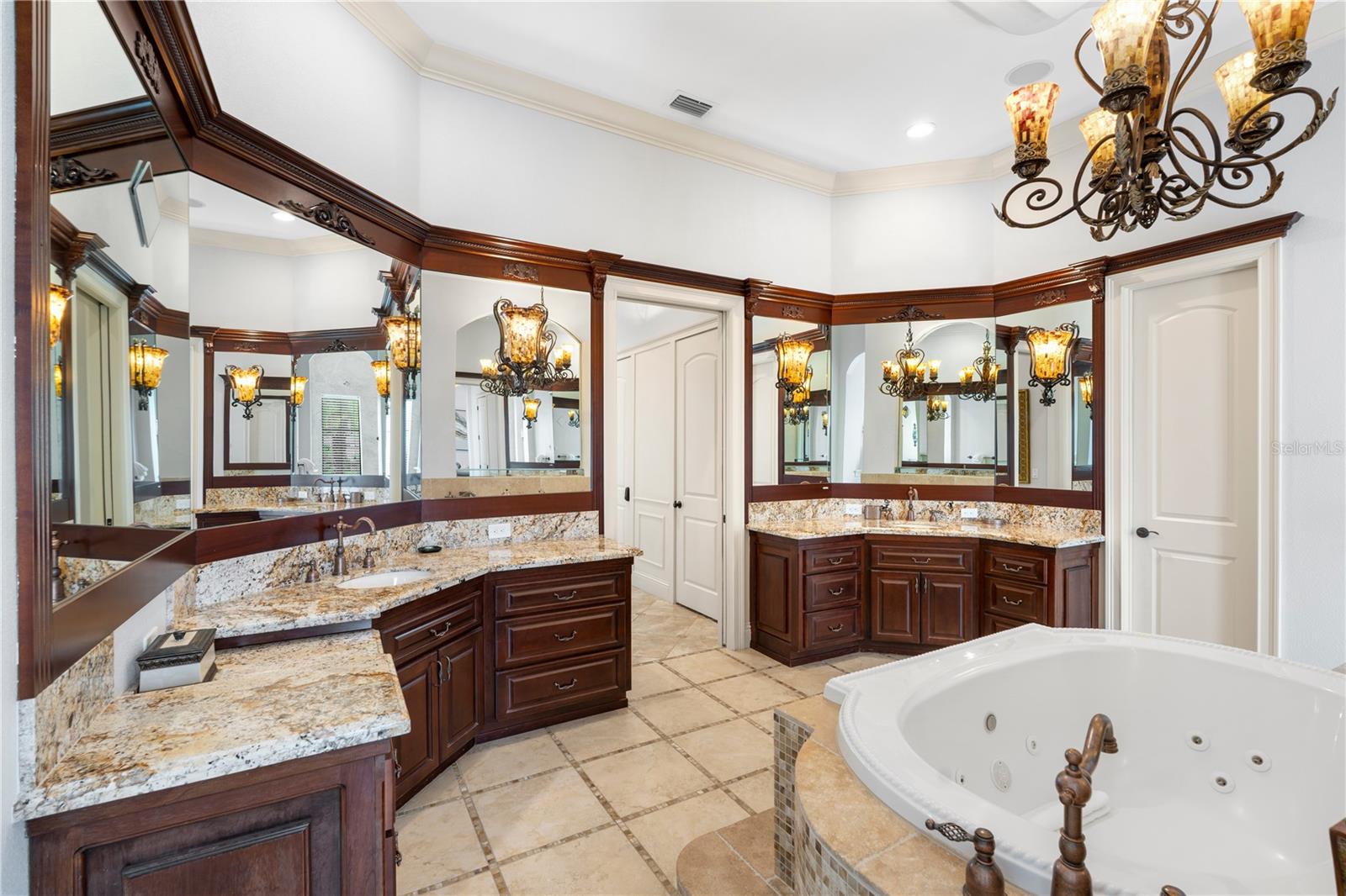 Photo 48