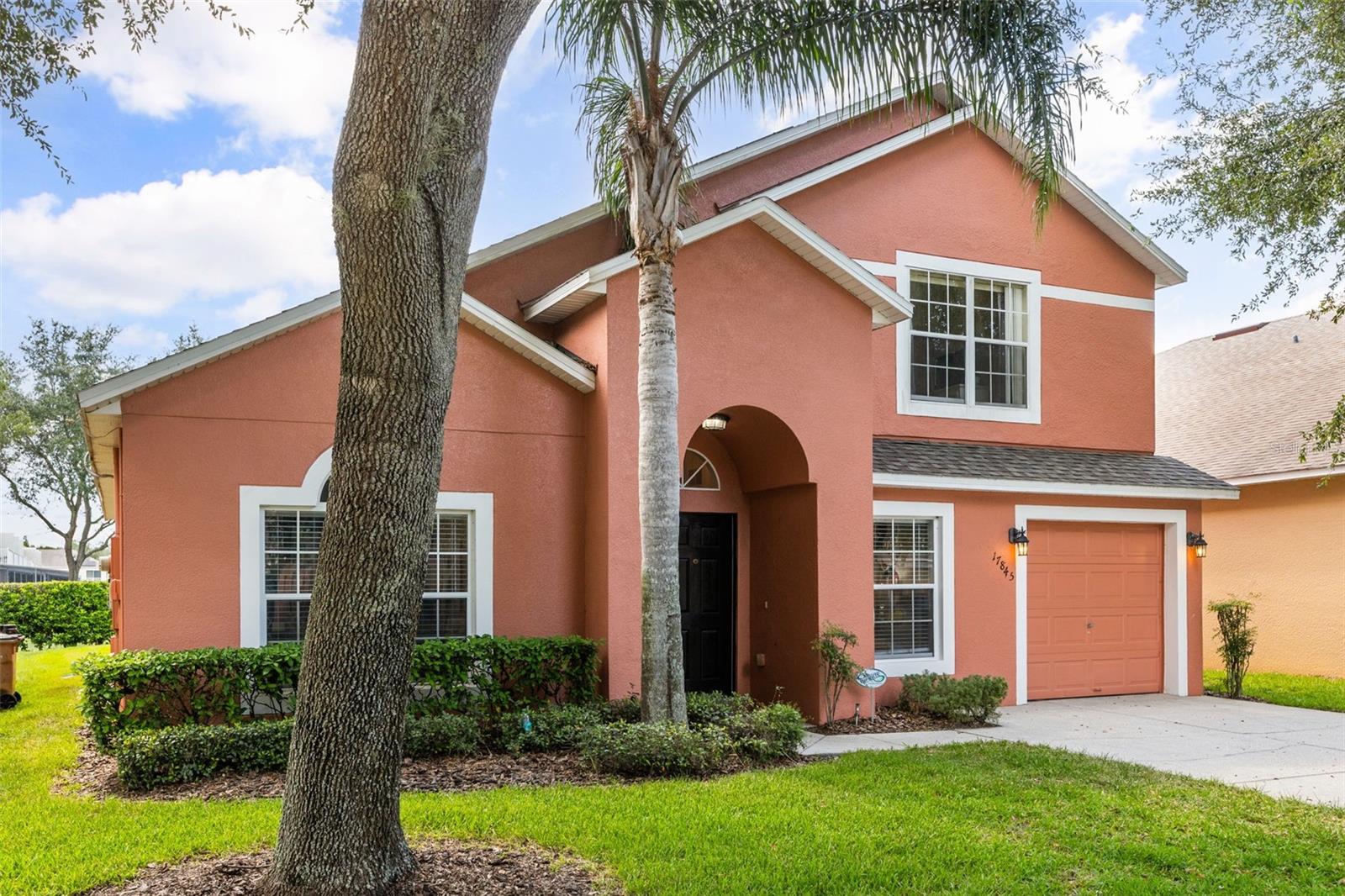 Listing photo 2 for 17845 Woodcrest Way