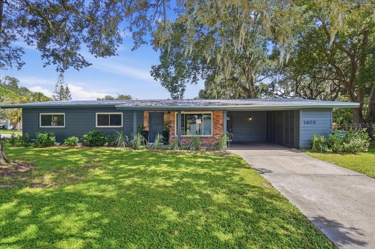 Listing photo 1 for 1402 Phyllis St