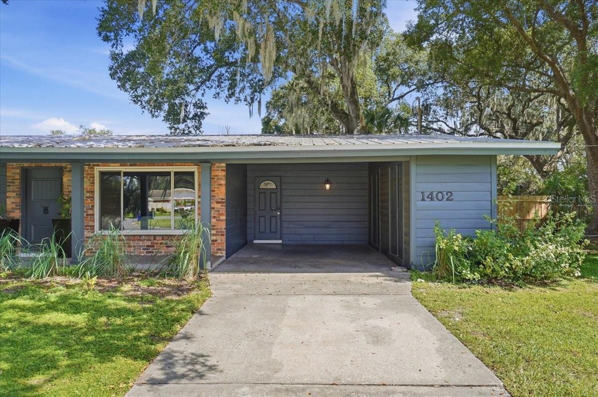 Listing photo 3 for 1402 Phyllis St