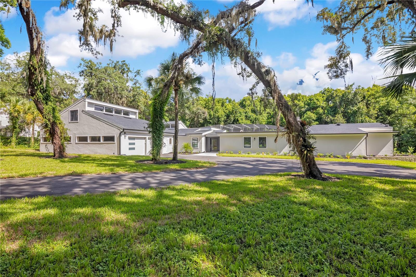 2317 FARMWOOD CIRCLE
