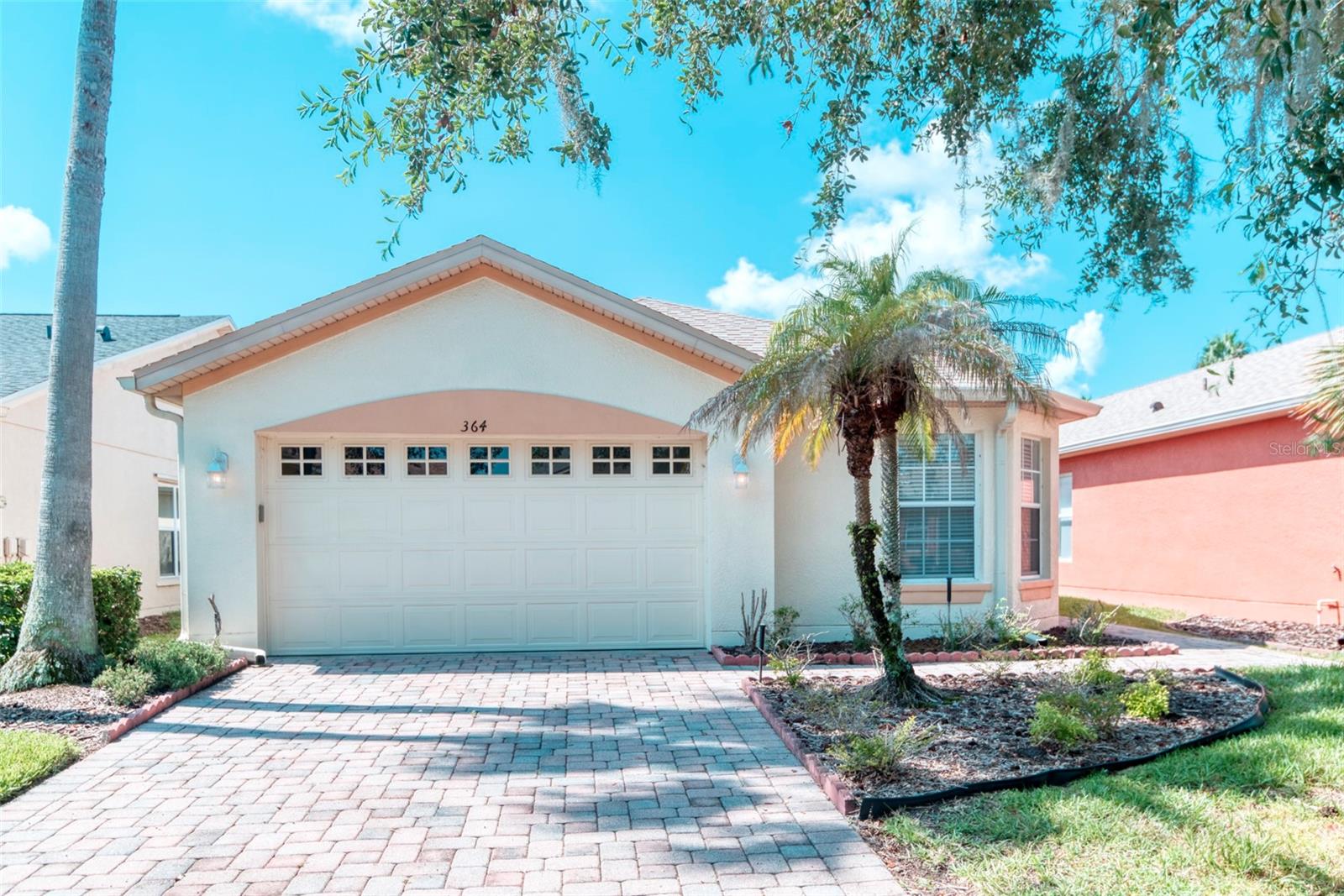 Listing photo 2 for 364 Acadia Dr