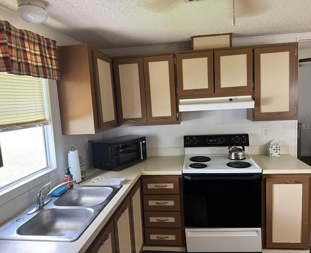 Listing photo 2 for 1006 Oren Ave