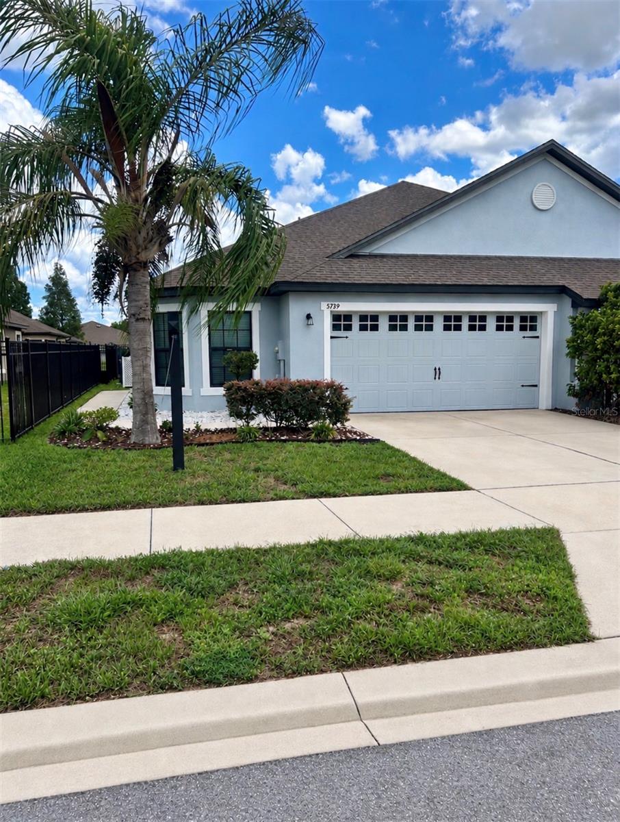 Listing photo 1 for 5739 Lacar Way