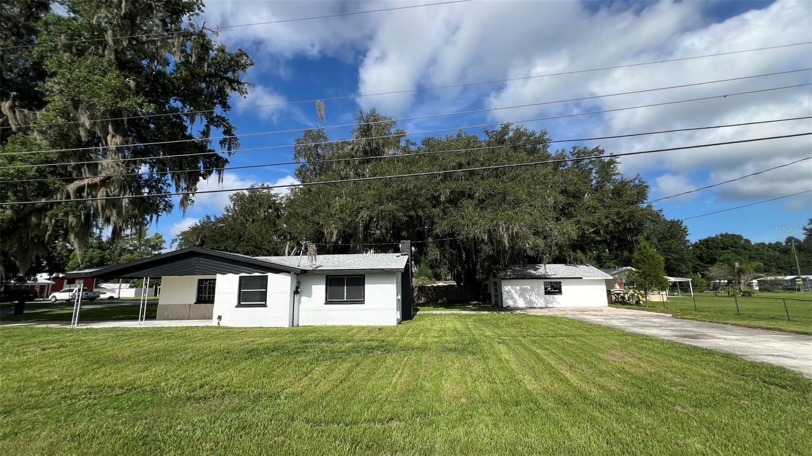 Listing photo 3 for 3603 Publix Rd