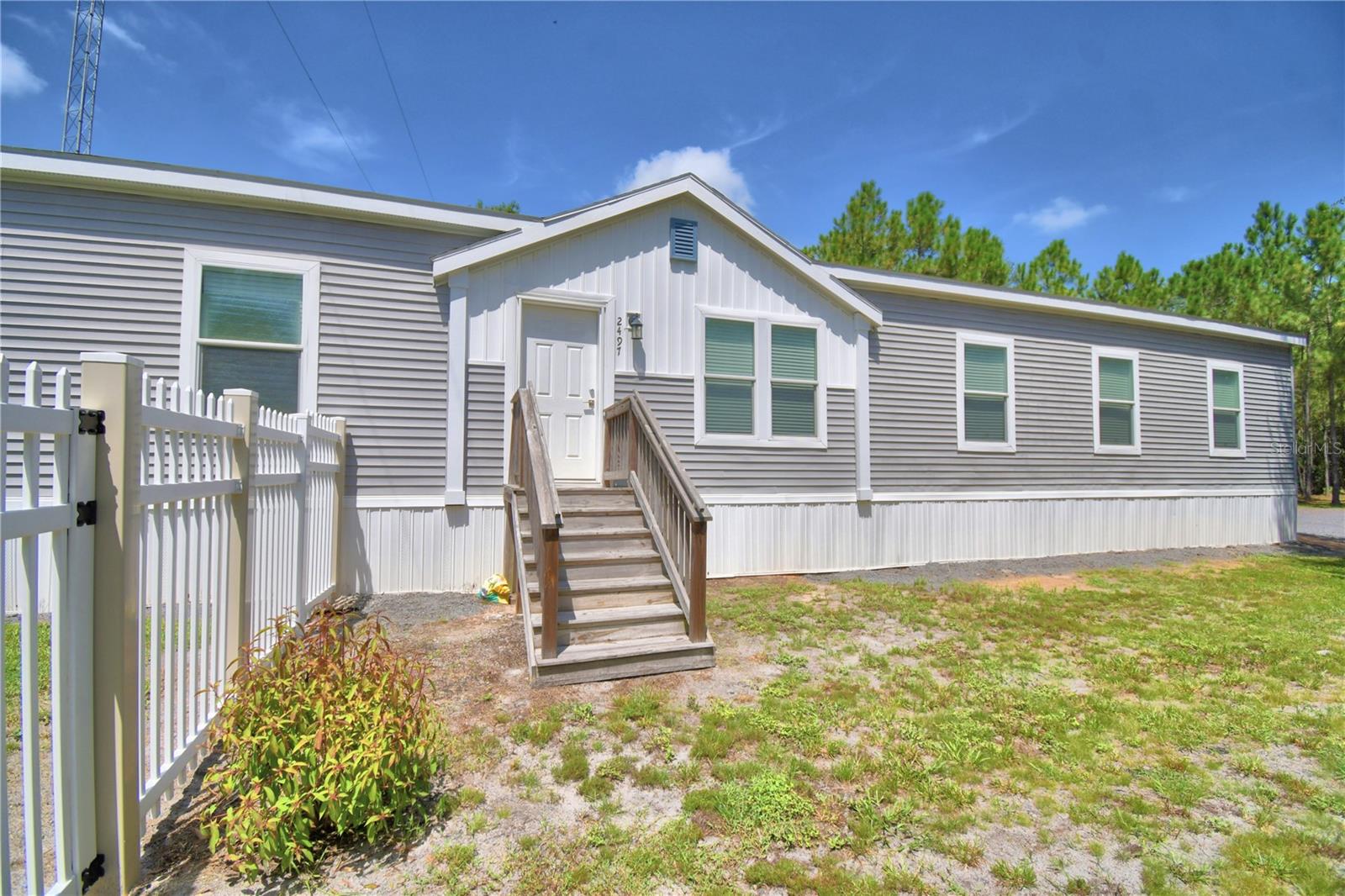 Listing photo 1 for 2497 Us Highway 98 W