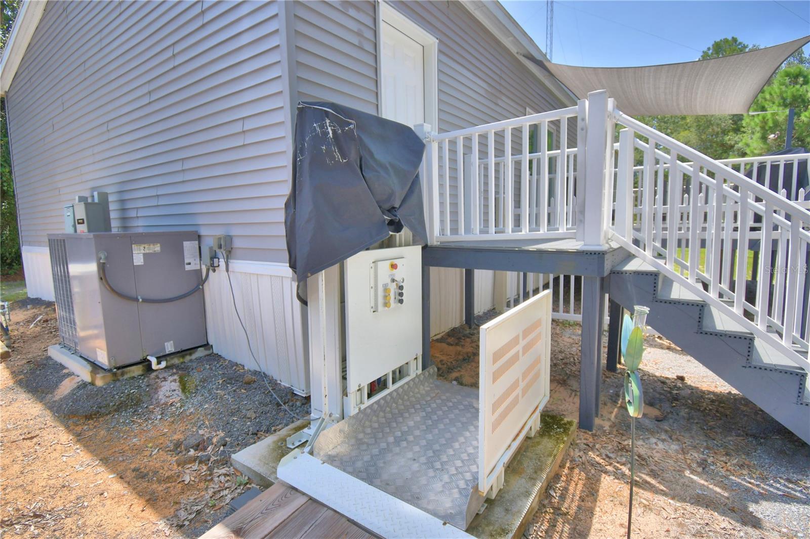 Listing photo 3 for 2497 Us Highway 98 W