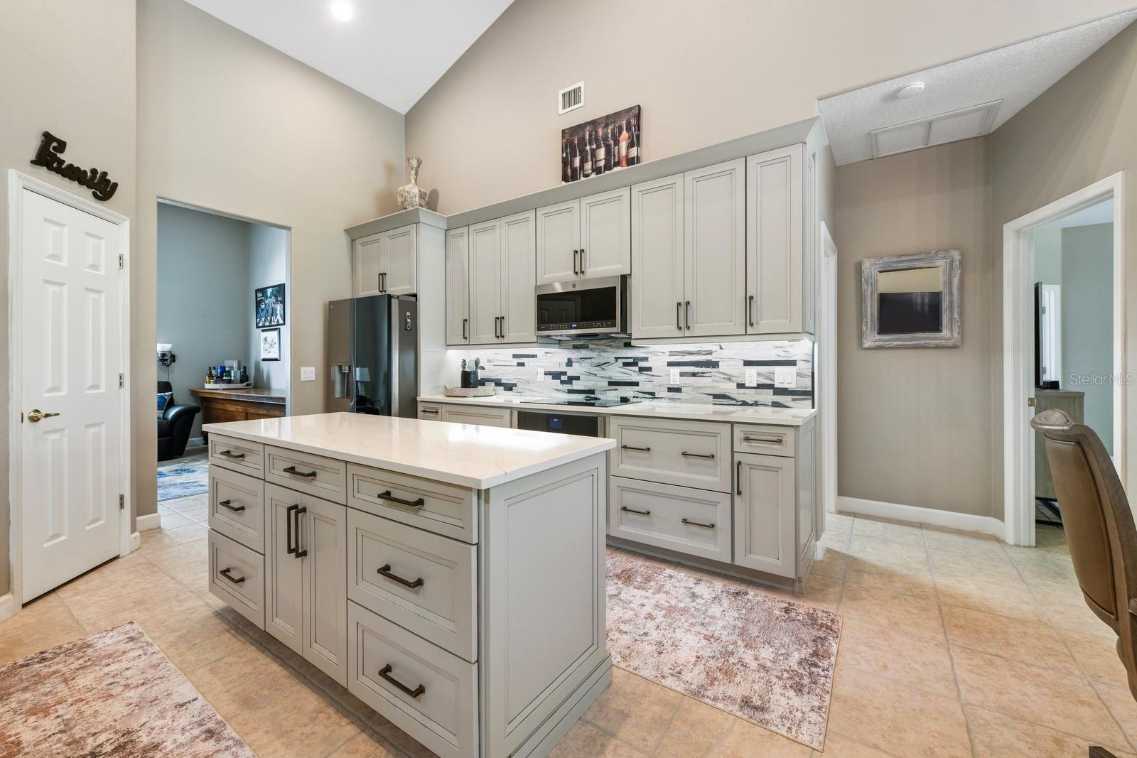 Listing photo 3 for 5039 Greenbriar Trl