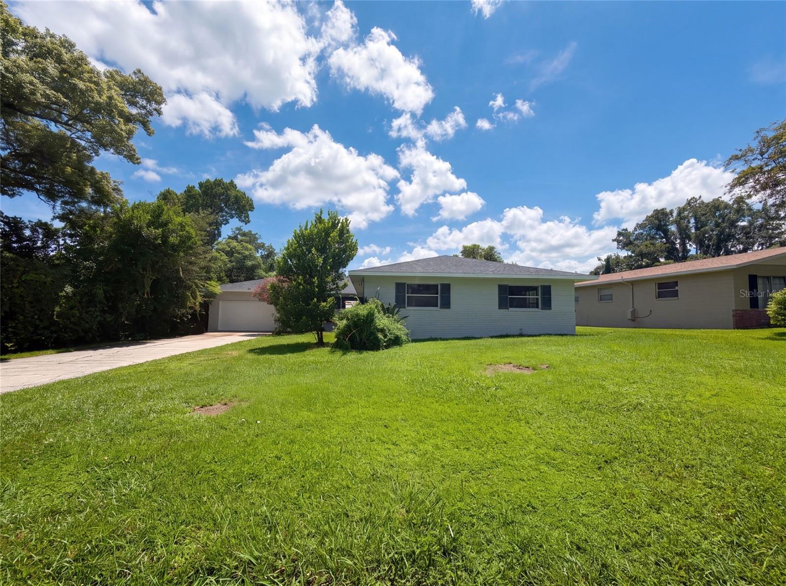 Listing photo 1 for 4918 Denise Ave
