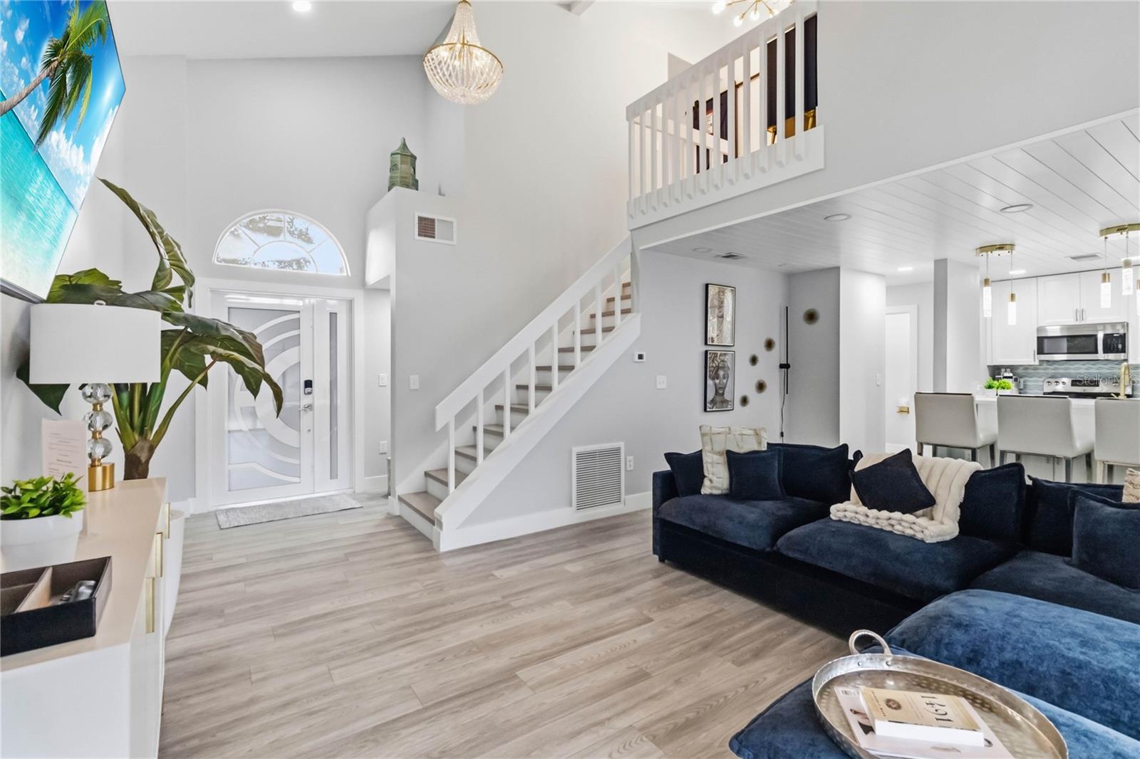 Listing photo 3 for 243 Oxford Rd