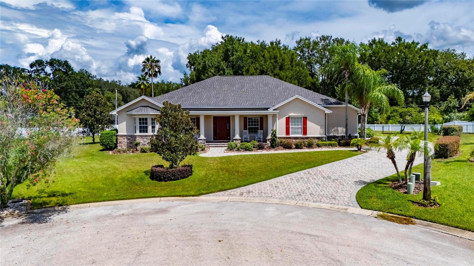 Listing photo 1 for 6408 Walkers Glen Dr