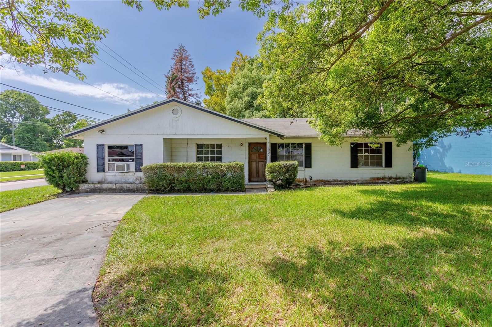 1501 TERRACE DRIVE