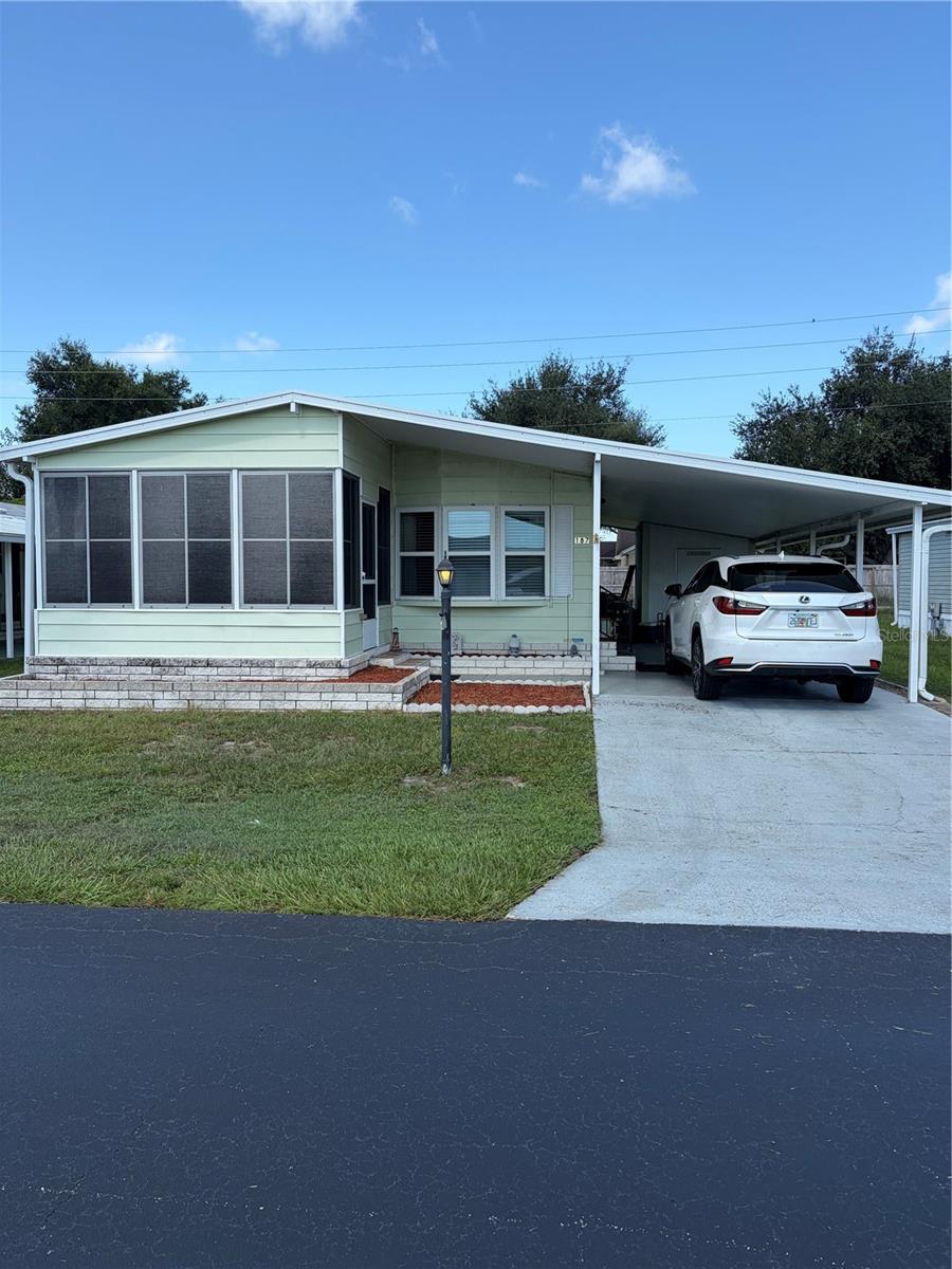 Listing photo 1 for 187 Sweet Cir