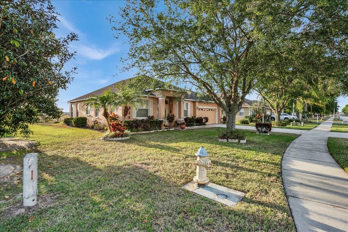 Listing photo 2 for 4319 Dinner Lake Blvd