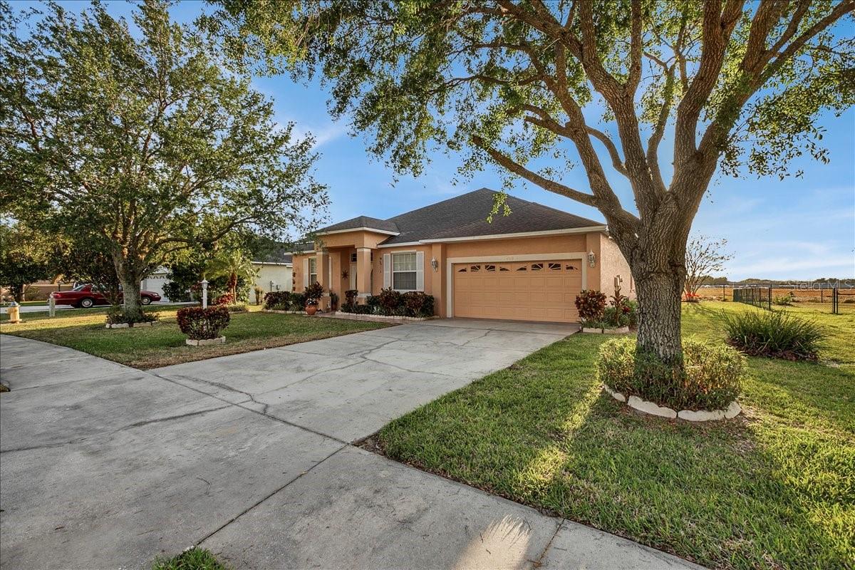Listing photo 3 for 4319 Dinner Lake Blvd