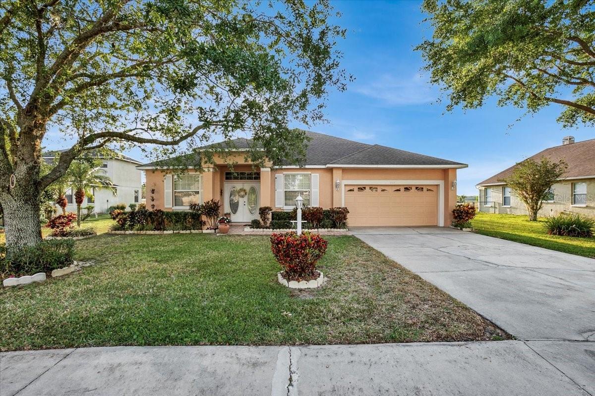 Listing photo 1 for 4319 Dinner Lake Blvd