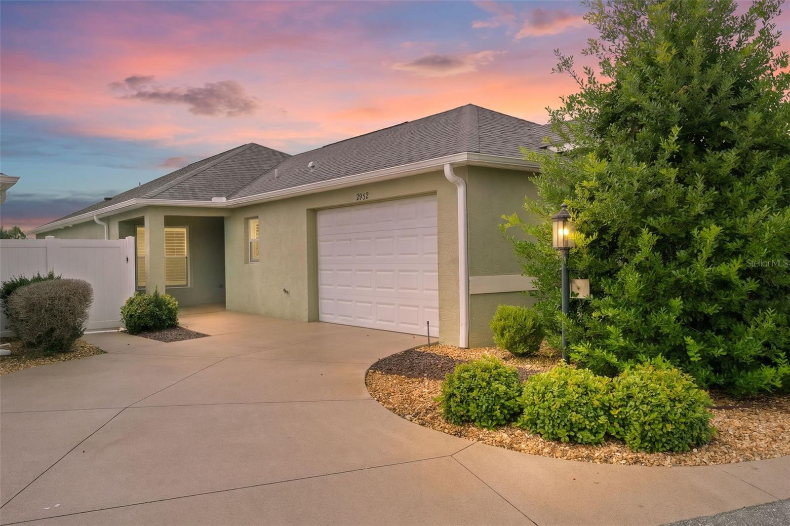 Listing photo 1 for 2952 Kramer Ct
