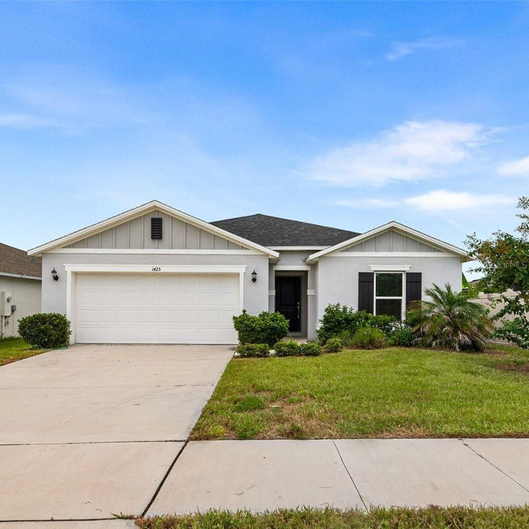 Listing photo 1 for 1425 Engelberg St
