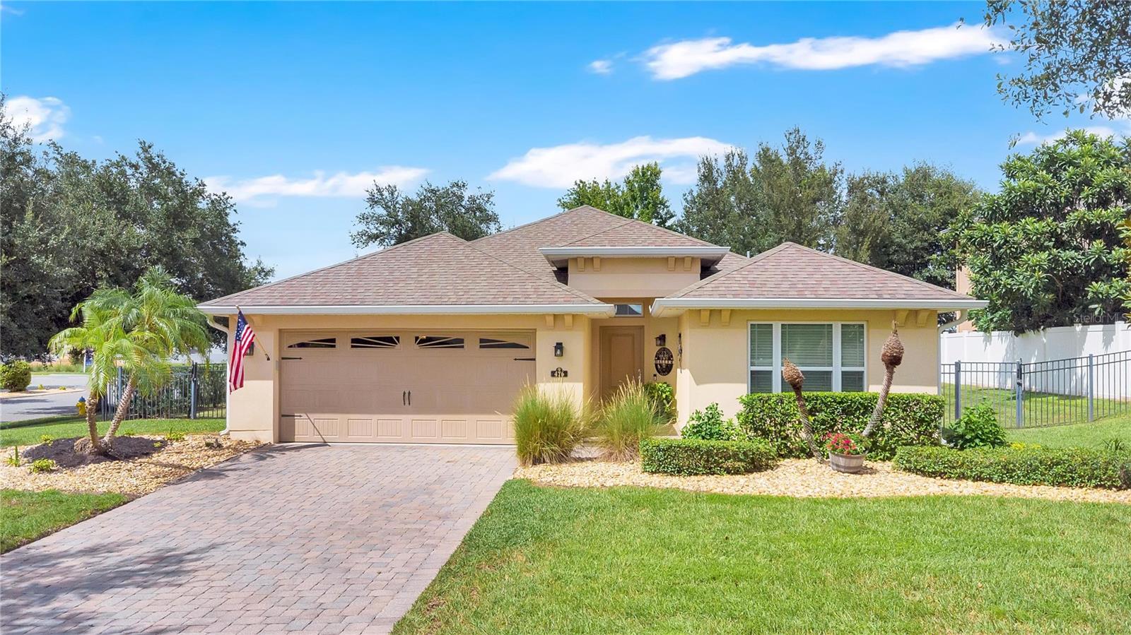 Listing photo 1 for 476 Sauvignon Way