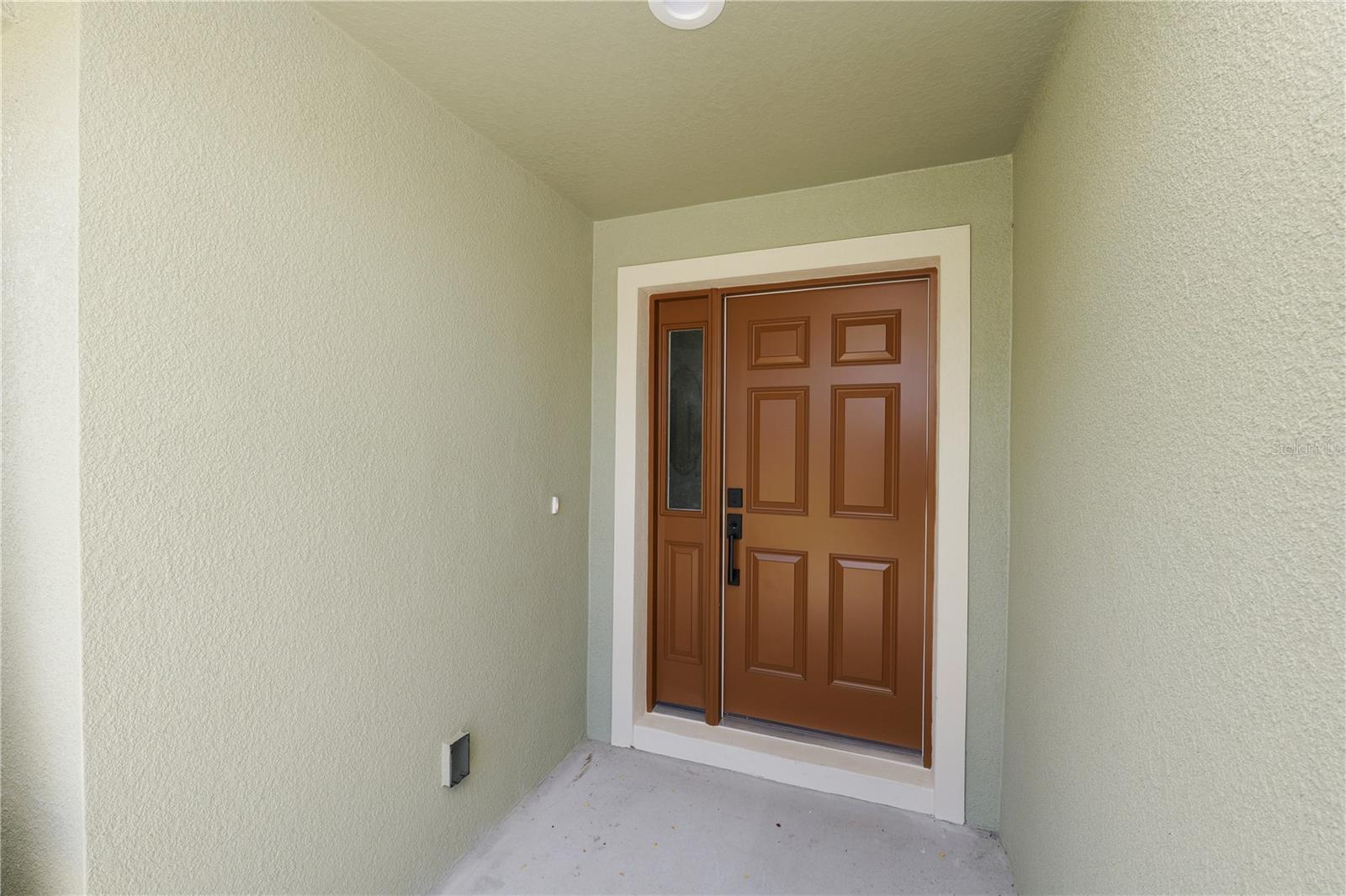 Listing photo 2 for 23 8th St S