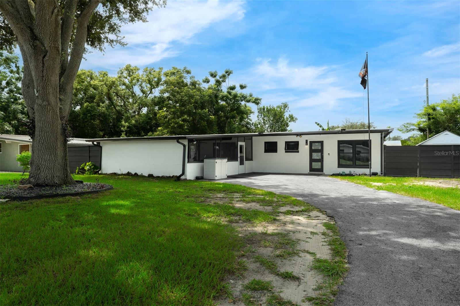 2313 KNOLL STREET
