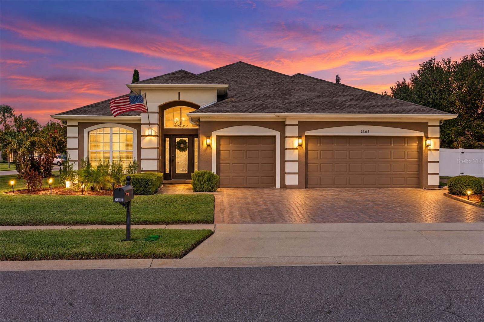 2306 EMERALD ROSE WAY