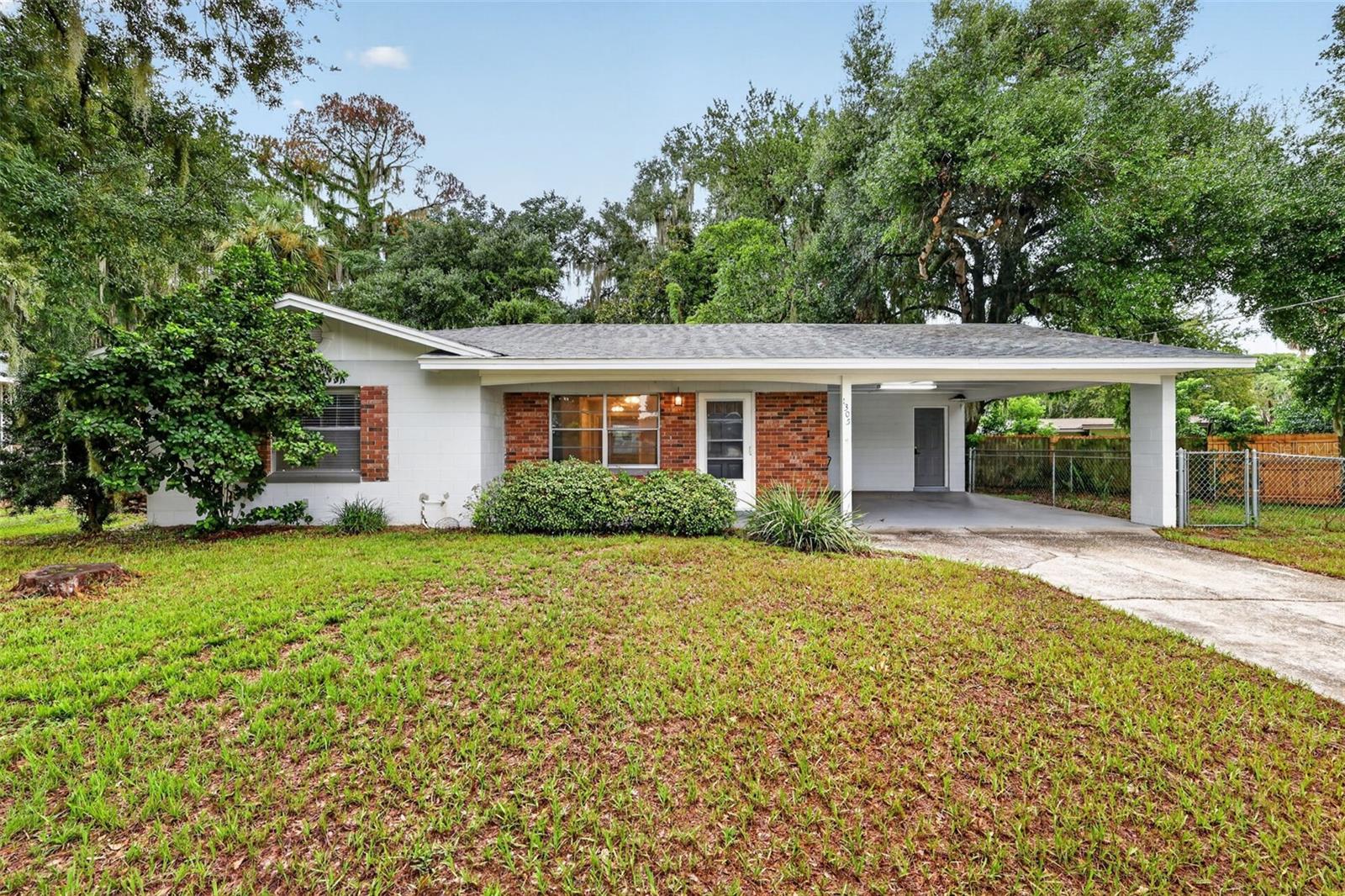 Listing photo 1 for 1305 Orange Ave