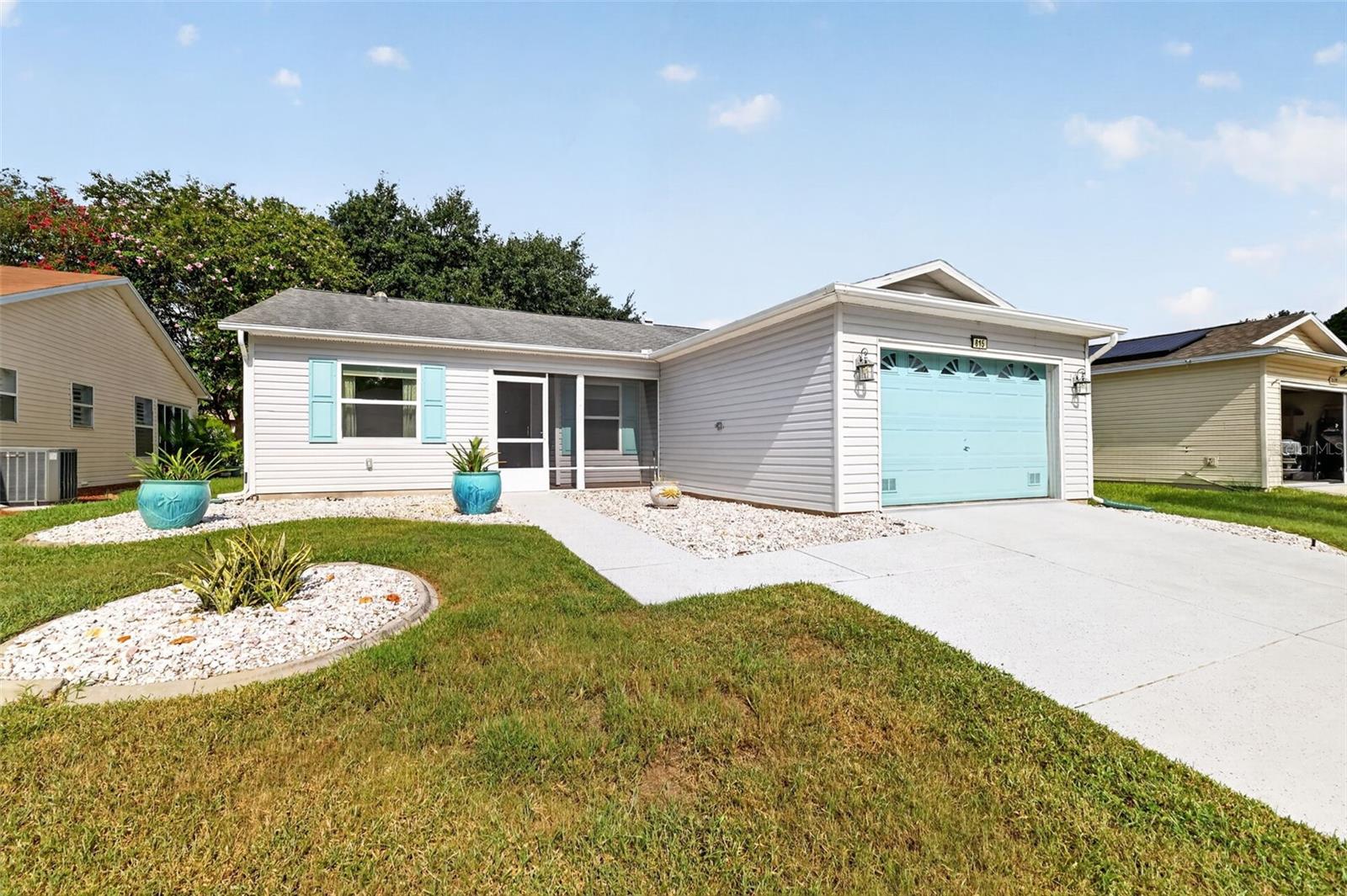 Listing photo 2 for 815 Grand Vista Trl