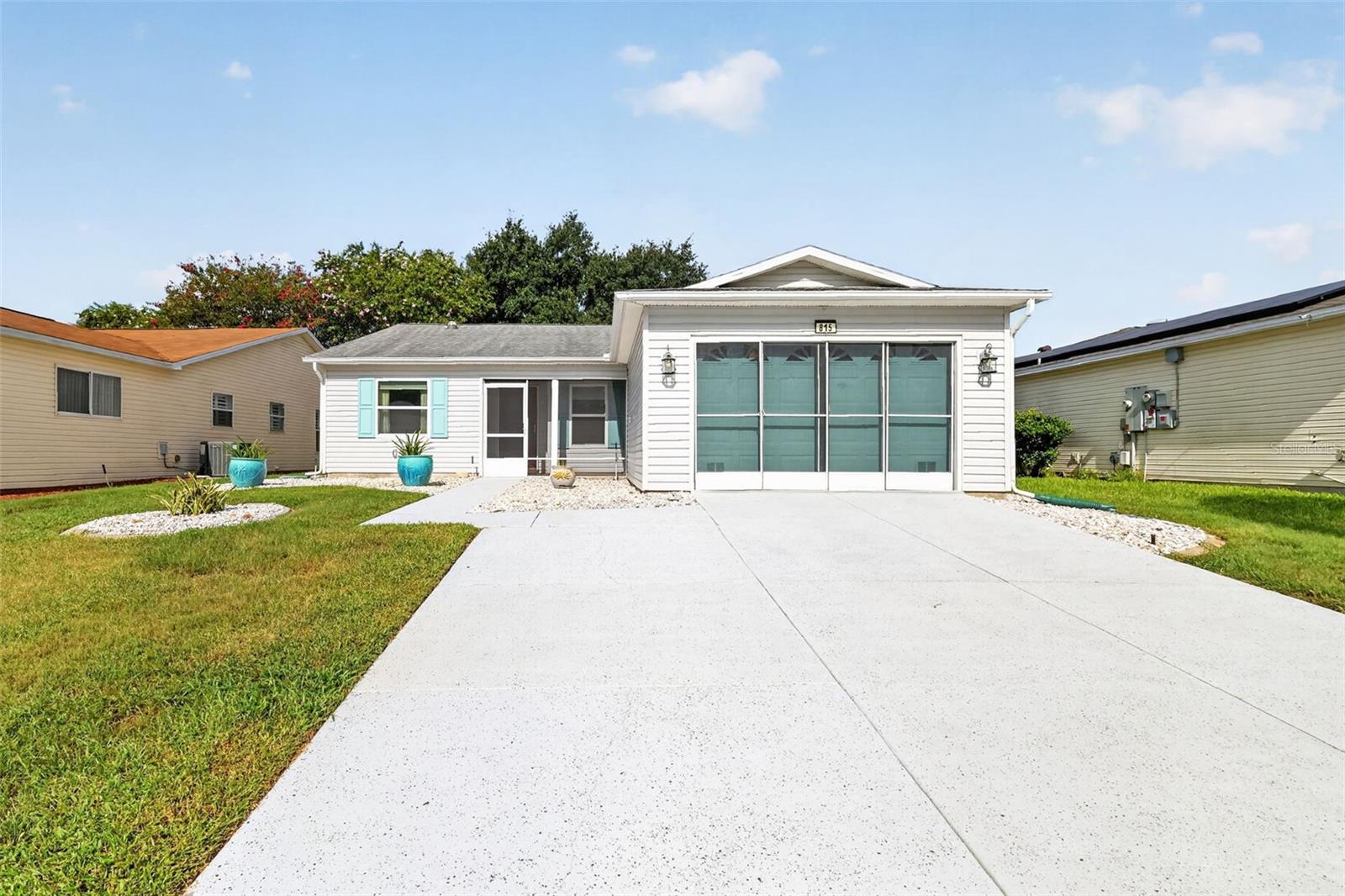 Listing photo 1 for 815 Grand Vista Trl