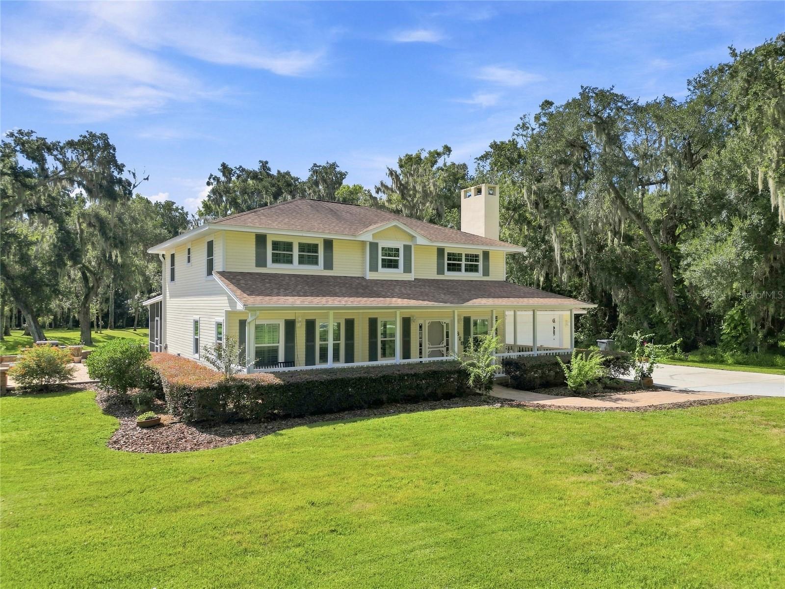 Listing photo 3 for 2628 Longwood Dr