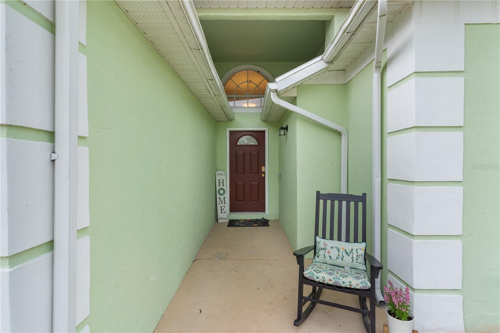 Listing photo 3 for 40045 Palm St
