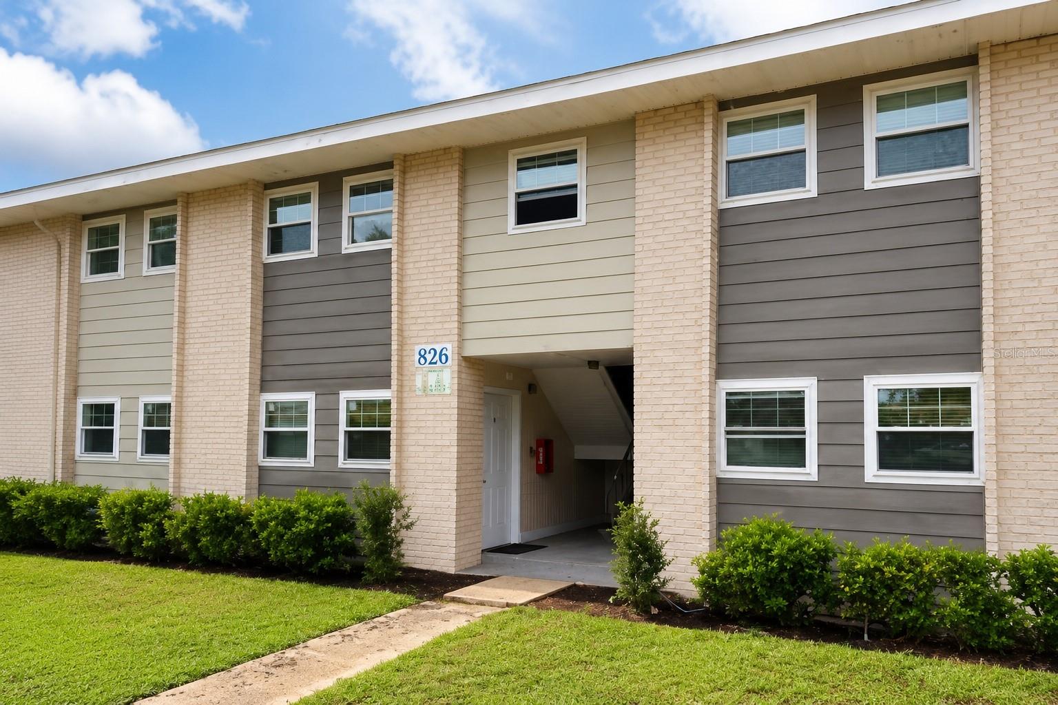 828 SKY LAKE CIRCLE Unit B