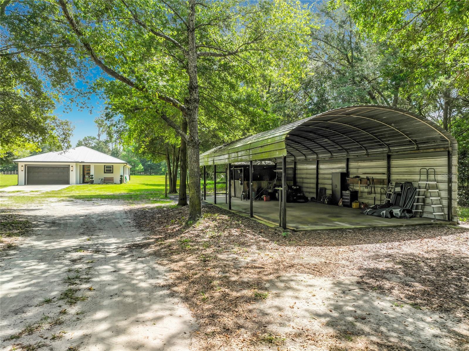 Listing photo 3 for 34814 William Ln