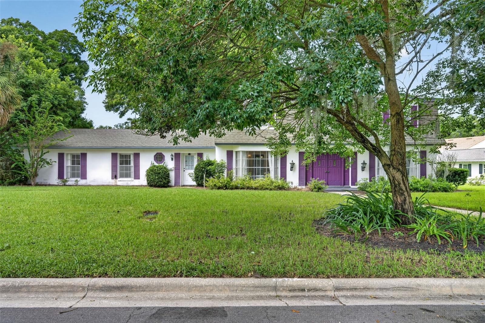 60 OAKLEIGH LANE