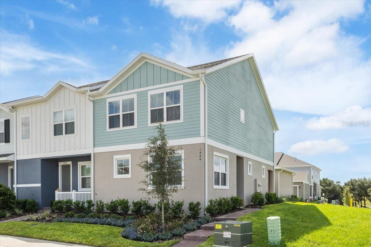 1552 SILVER LINING WAY