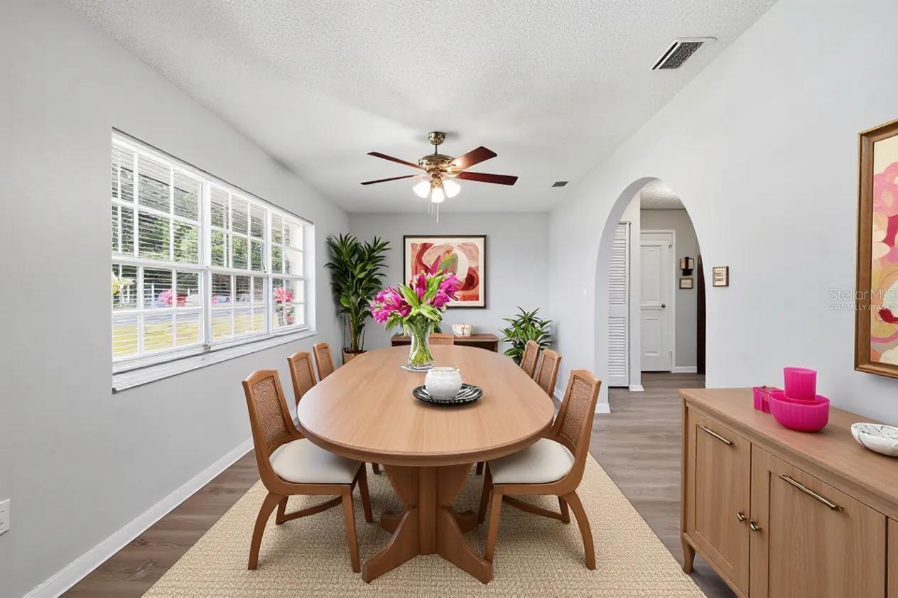 Listing photo 3 for 1704 Wayman St