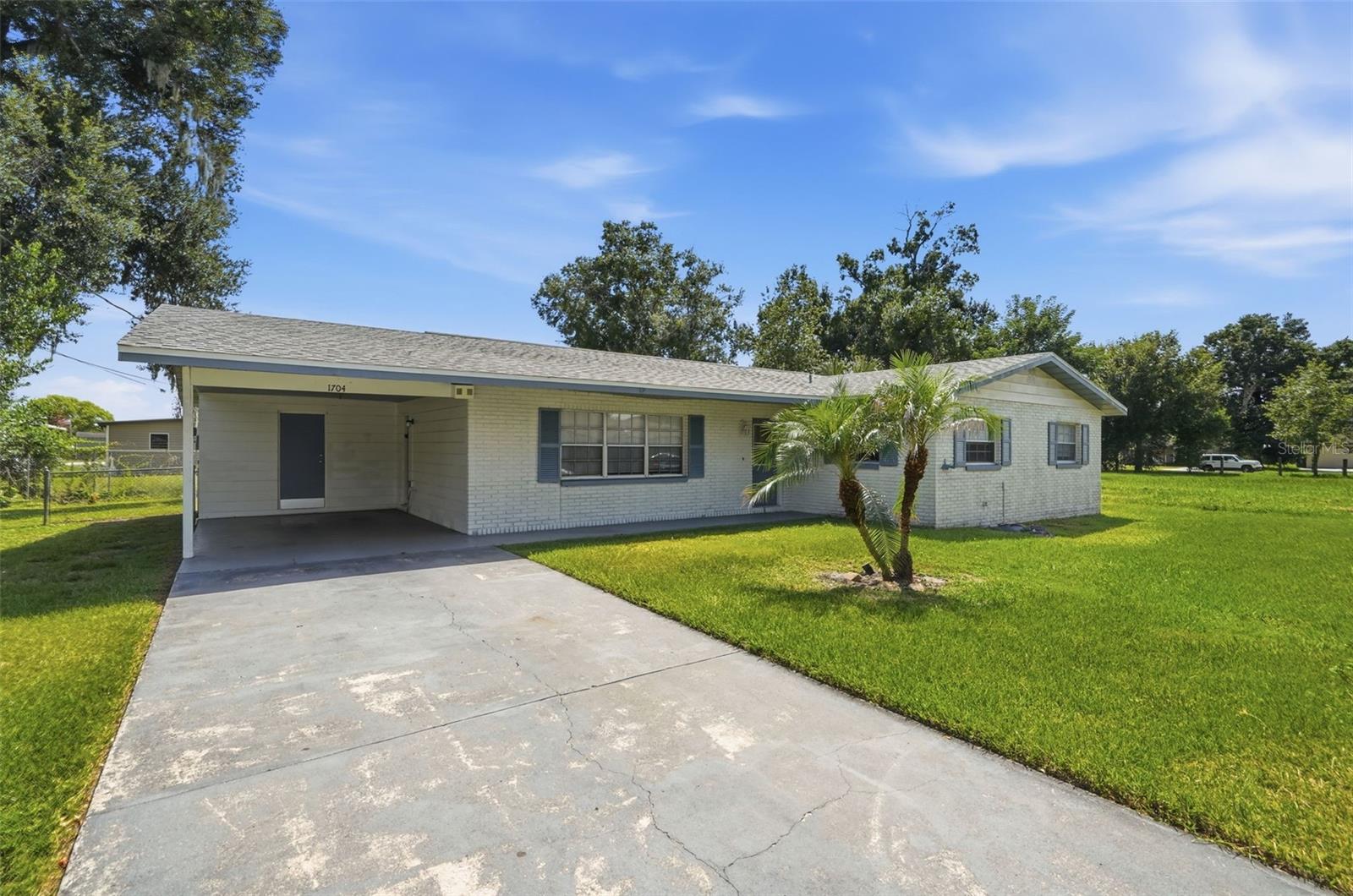 Listing photo 1 for 1704 Wayman St