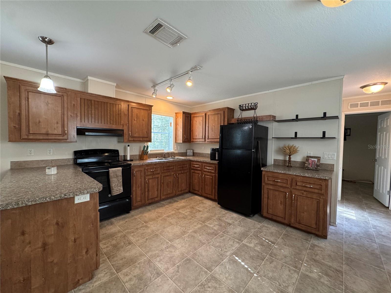 Listing photo 2 for 44 Kelly Ridge Rd