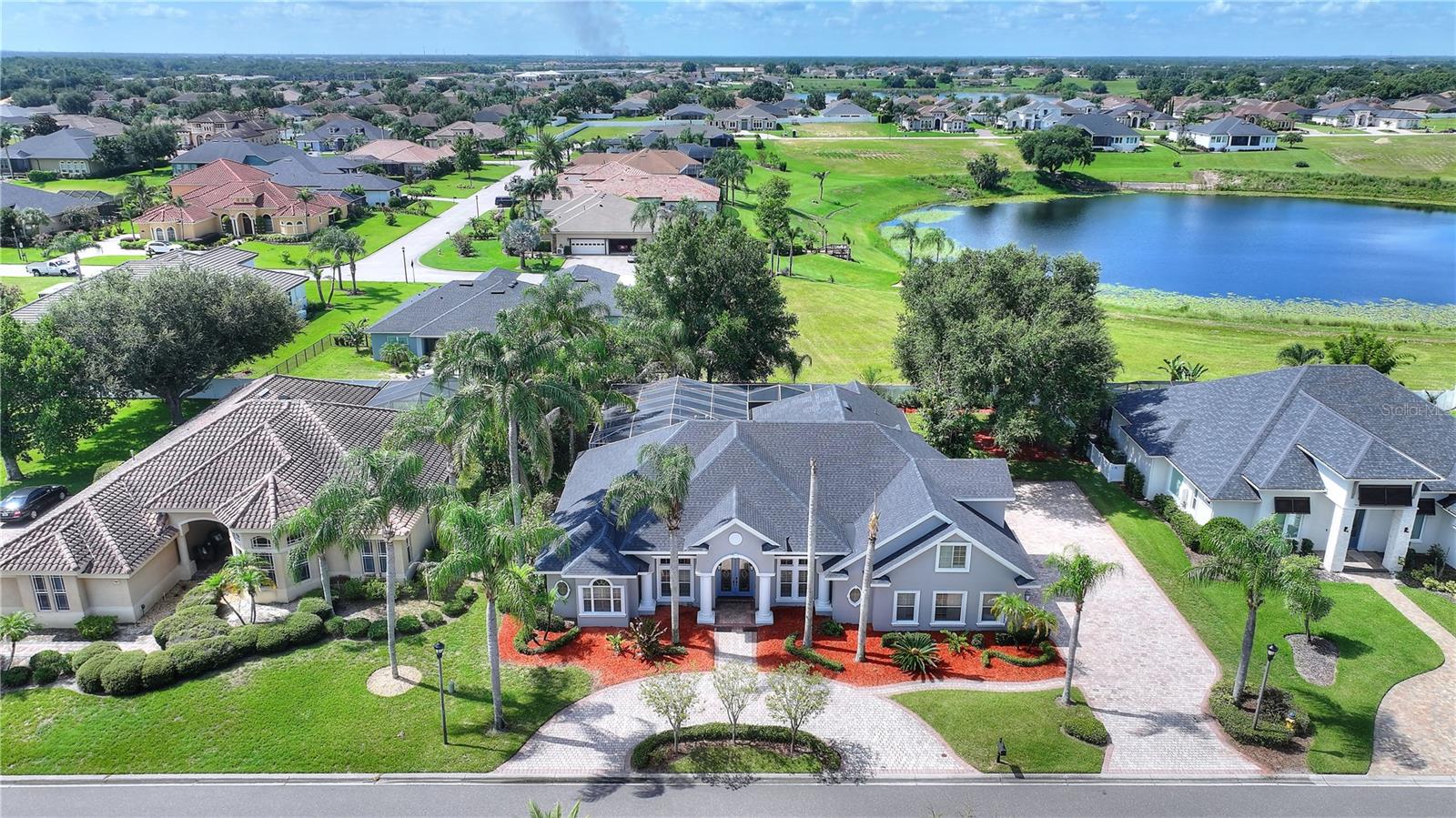 Listing photo 2 for 9469 Waterford Oaks Dr
