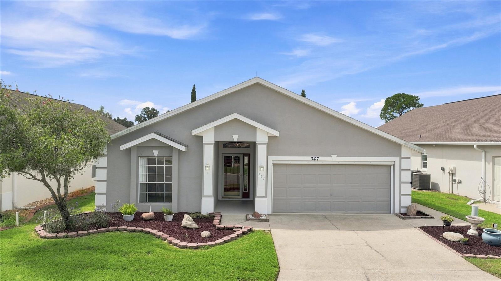 Listing photo 1 for 347 Royal Palm Dr