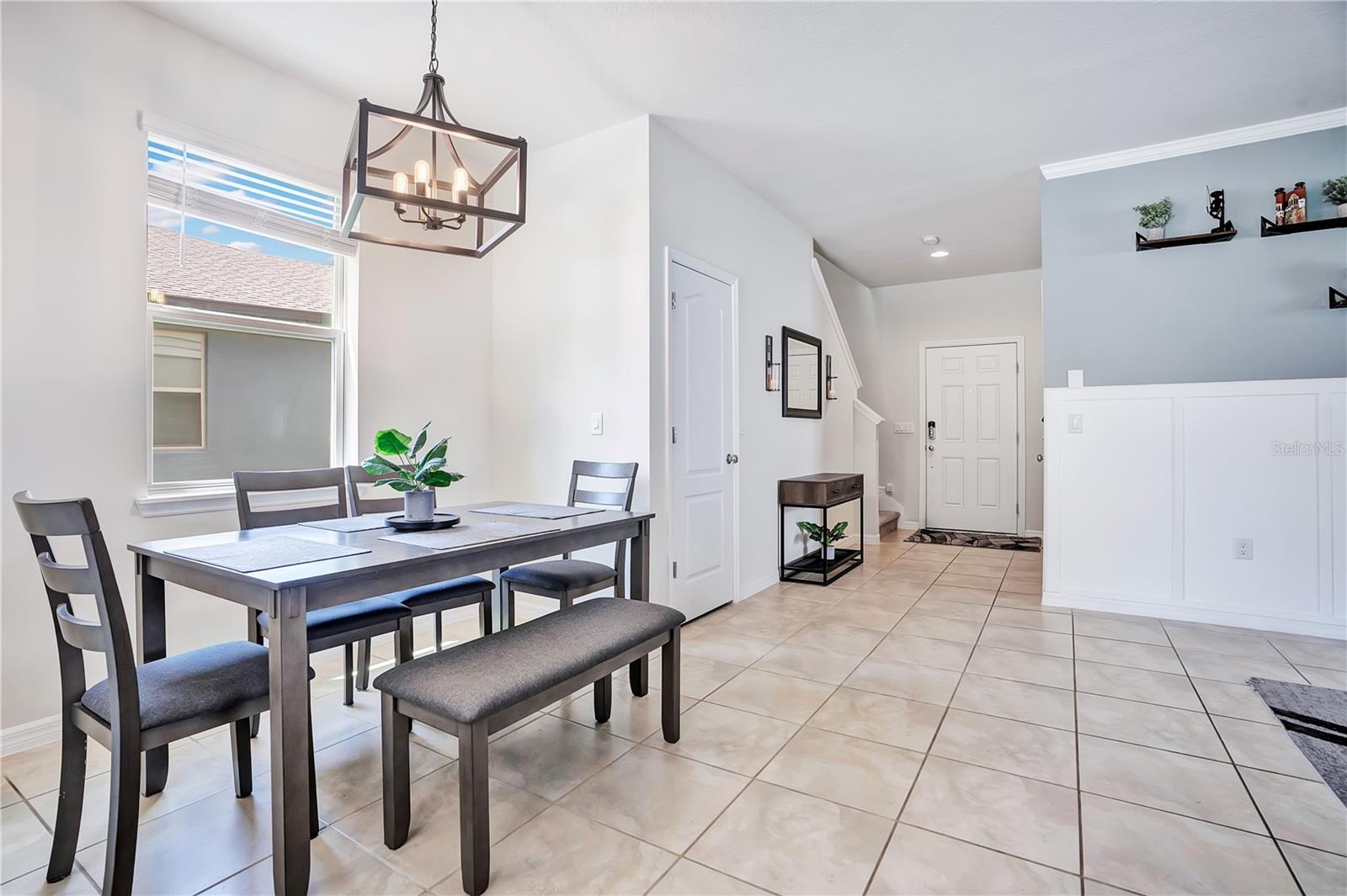 Listing photo 3 for 16959 Basswood Ln